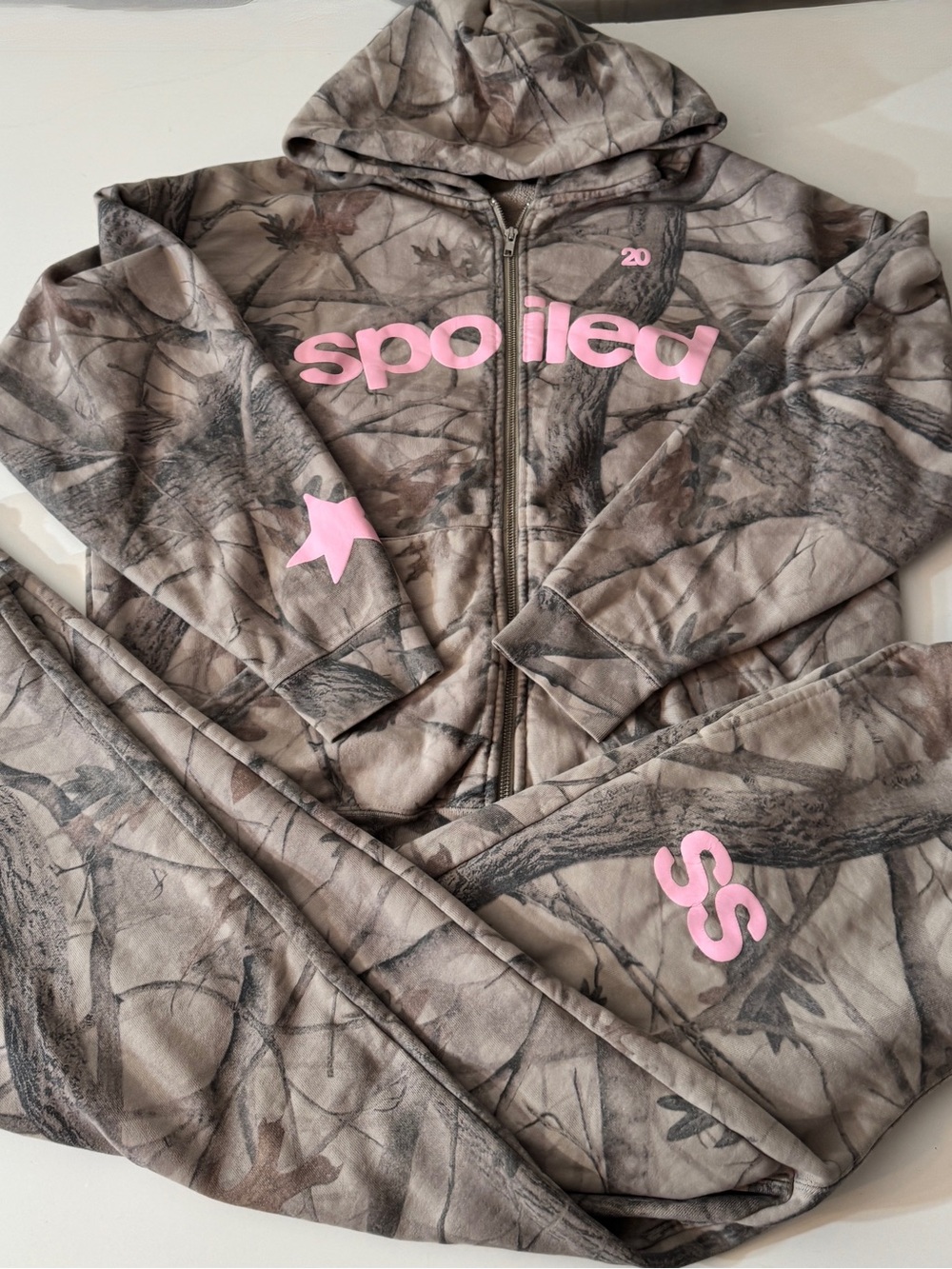 SPOILED SOLD OUT 2 PIECE SET! MSRP 195.00
LIKE NEW!
